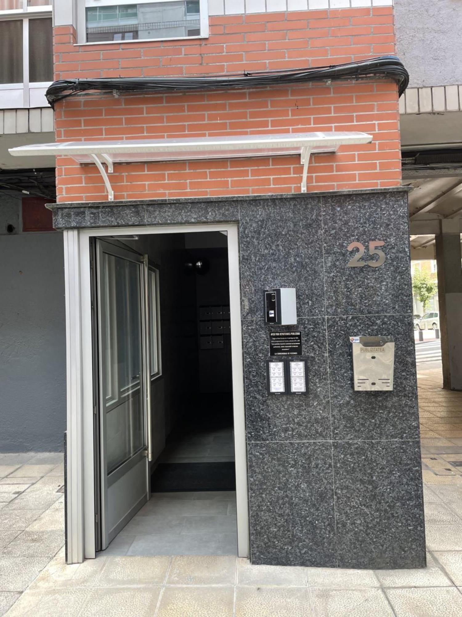 Moderno Apartamento Cerca Del Metro بلباو المظهر الخارجي الصورة